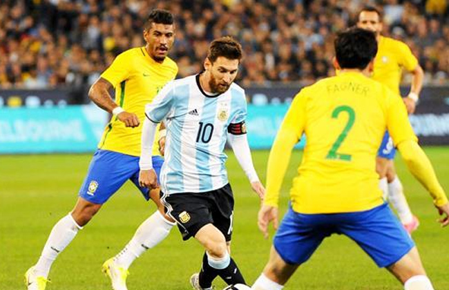 ميسي يقود الأرجنتين إلى الفوز على البرازيل بتصفيات المونديال 